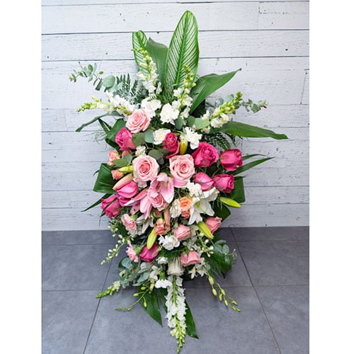 Arrangement made of white and pink flowers