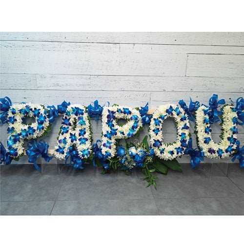 Nom personnalisé en fleurs blanches